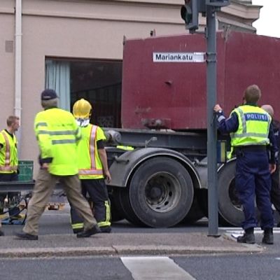Onnettomuuspaikka Mariankadun ja Pirkankadun risteyksessä