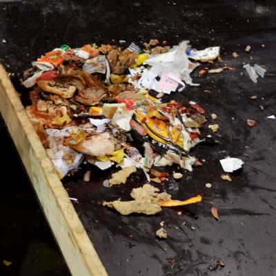 Majasaaren jätekeskuksessa Kajaanissa on huomattu, että sekäjätteessä on liian isot määrät biojätettä.