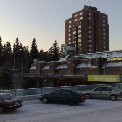 Varissuon liikekeskus.