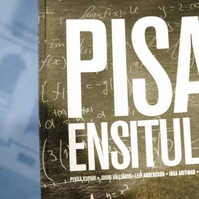 OECD julkisti 15-vuotiaiden nuorten osaamista selvittävän PISA 2012 -tutkimuksen tulokset 3. joulukuuta 2013.