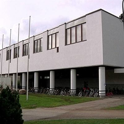 Jyväskylän yliopiston Alvar Aallon suunnittelema Liikunnan rakennus.
