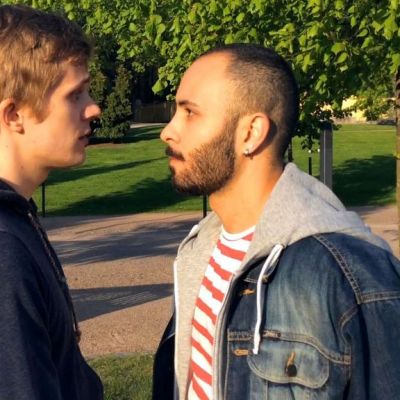 näyttelijät Janne Puustinen ja Boodi Kabbani, Indie-elokuva Tämä hetki kaislikossa, miesten ja eri kulttuurien välinen rakkaus, homo,