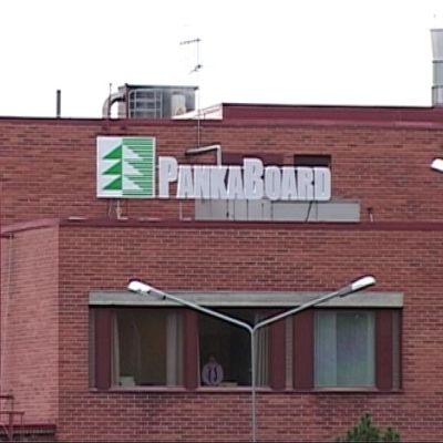 Tehtaan toimistorakennus.