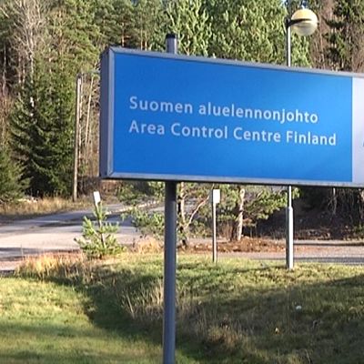 Suomen aluelennonjohdon kyltti.