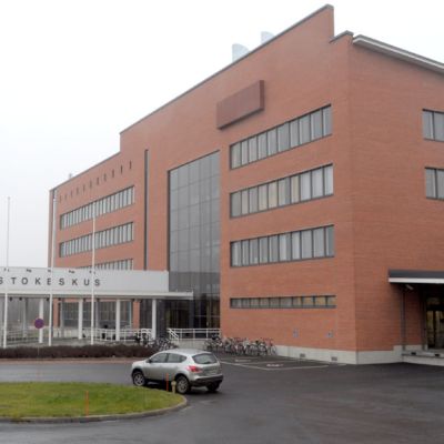 Yliopistokeskuksen pääsisäänkäynti.