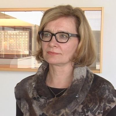 Peruspalveluministeri Paula Risikko (kok)