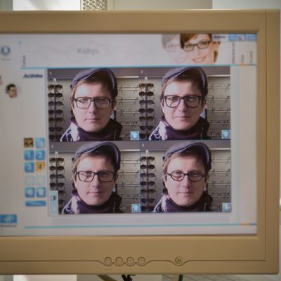 Kuvantamislaite saa näkymään neljät kehykset yhtä aikaa ja tämä voi helpottaa valintaa.