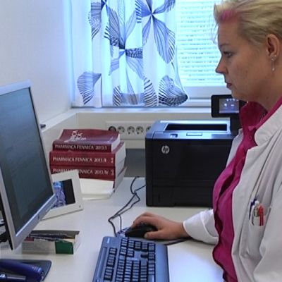 Työterveyslääkäri Naana Salo.