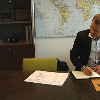 Prohoc Oy:n toimitusjohtaja Matti Manner työhuoneessaan.
