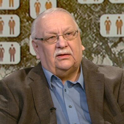 Sukututkija Teuvo Ikonen.