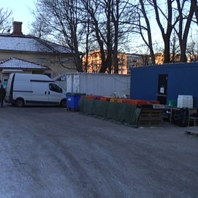 Turun A-Killan ruokakontit Itäisen Rantakadun 42:n tontilla.