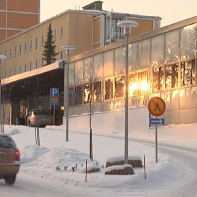 Satakunnan keskussairaalan uudet päivystystilat ulkoa.