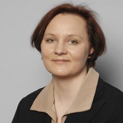 Kansanedustaja Anne Kalmari (kesk.)