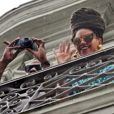 Beyoncé ja Jay Z parvekkeella.