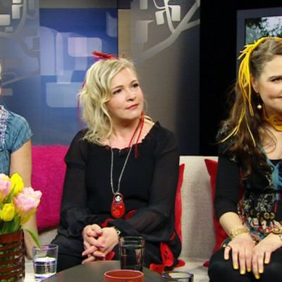 Värttinä-yhtyeellä on ikää jo 30 vuotta. Aamu-tv:n vieraana 18. maaliskuuta 2013 vasemmalta Susan Aho, Mari Kaasinen, sekä uusi tulokas Karoliina Kantelinen.