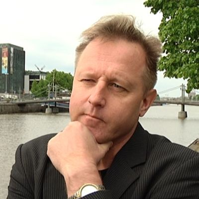 Kirjailija Reijo Mäen 20. Vares-kirja on ilmestynyt.