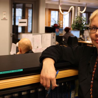 Arja Airaksinen toimituksessa.