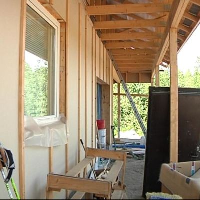 Passiivitalo eroaa muista etupäässä tehokkaiden eristeidensä vuoksi.