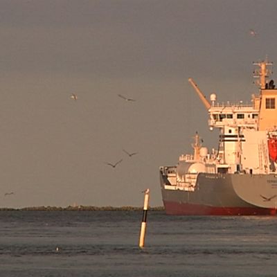 Norjalainen Tensund säiliöalus lähtee Vaasan satamasta