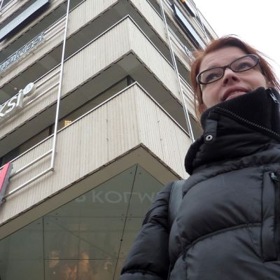 Silja Laine on tutkinut pilvenpiirtäjistä käytyyn kiivaaseen kansalaiskeskusteluun itsenäistyneen Suomen hakiessa uutta suuntaa.