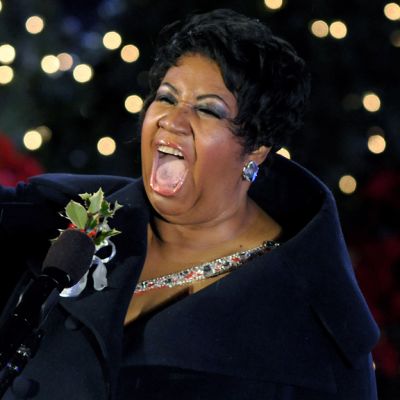 Aretha Franklin lauloi joulunavaustilaisuudessa New Yorkissa 2009.