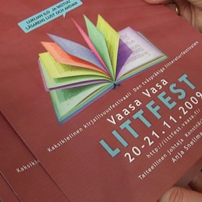 vaasa littfestin punainen mainosjuliste