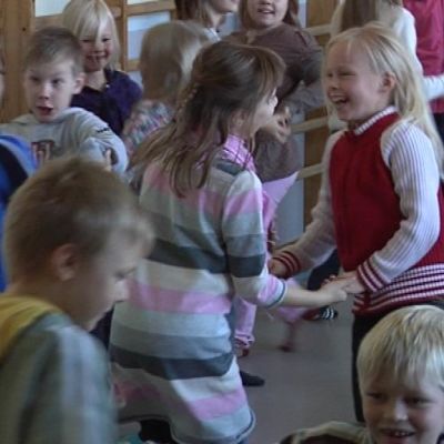 Nyt tanssitaan meidän musiikkia!