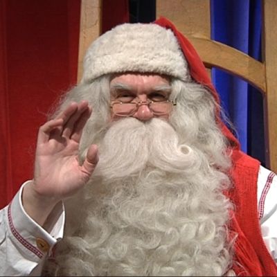 Joulupukki lähtee pian aattoillan rekiretkelleen.