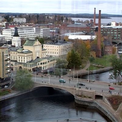 Tampereen Hämeensilta ja Tammerkoski.