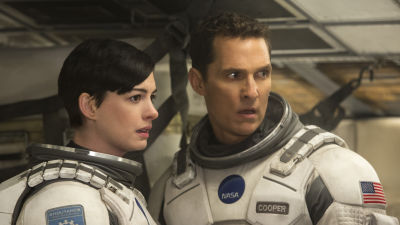 Anne Hathaway och Matthew Mcconaughey i filmen Interstellar.