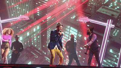 Guy Sebastian på Eurovisionsscenen.