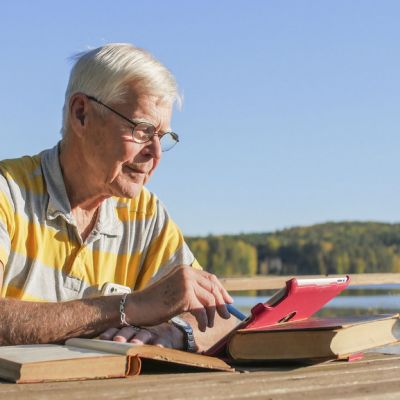 Esko Kukkonen 76v., psykologian ylioppilas
