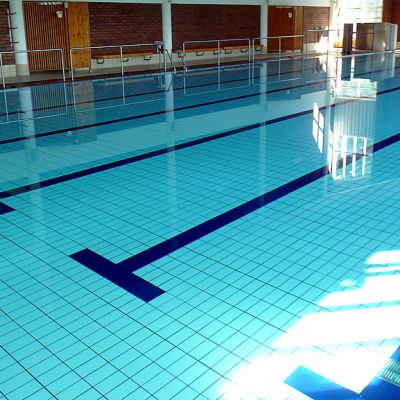 Lappeenrannan Lauritsalan uimahalli elokuussa 2012, ennen perusparannusta.