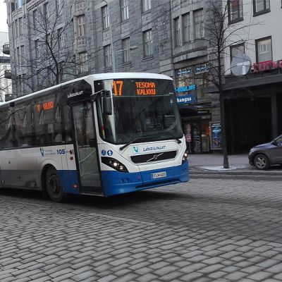 Linja-auto Hämeenkadulla