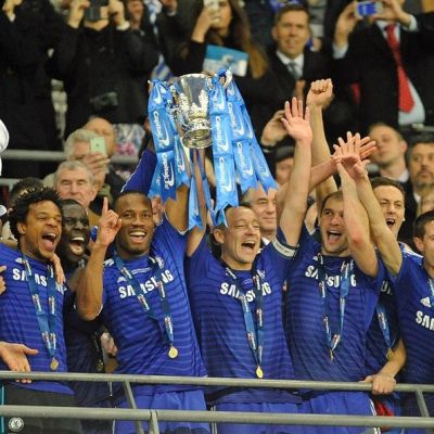 Chelsea juhlii Liigacupin voittoa