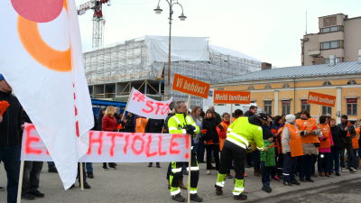 Fackföreningarna kallade till demonstration mot bolagisering.
