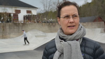 Catherine Aiha har varit med och förverkligat den nya skateparken i Fiskars.