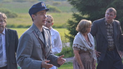 Soldat Rauli Juvonen kommer med beskedet att Porkala ska evakueras.