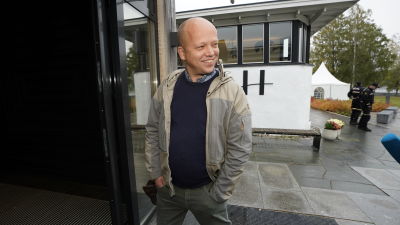 Trygve Slagsvold Vedum ler stort.