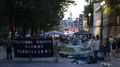 Elokapinas protest på Unionsgatan i Helsingfors.