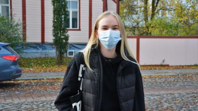Julia Gottberg studerar vid Åbo Akademi.