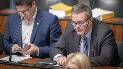 Anders Norrback ja Mikko Ollikainen eduskunnassa 23.10.2019