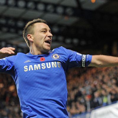 Chelsean John Terry tuulettaa tekemäänsä maalia.