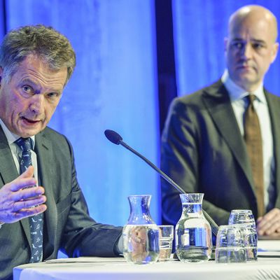 Presidentti Sauli Niinistö ja Ruotsin pääministeri Fredrik Reinfeldt turvallisuuskonferenssissa 12. tammikuuta.