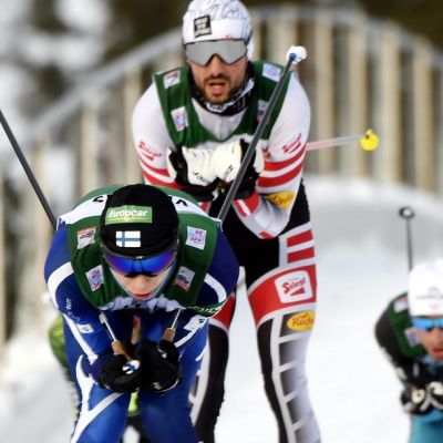 Eero Hirvonen ja kumppanit kuvassa