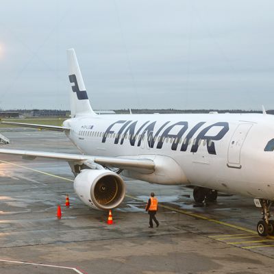 Finnairin kone kentällä