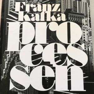 Franz Kafkas klassikerverk "Processen" kan tänkas användas för att bryta isen på en dejt. Pärmbild av Franz Kafkas bok "Processen".
