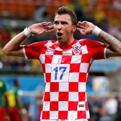 Kroatian Mario Mandzukic tuulettaa.