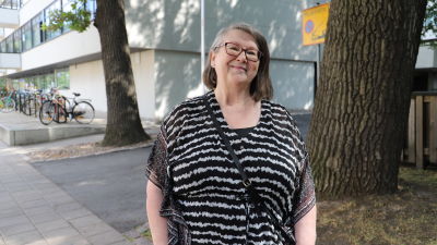 Bi virta står på biskopsgatan i åbo.