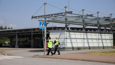 Tullin työntekijöitä Vaalimaan raja-asemalla Vaalimaalla Virolahdella.